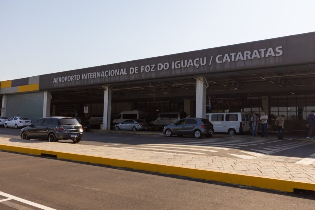 Aeroporto Internacional de Foz do Iguaçu deve receber um fluxo de mais de 33 mil passageiros durante o Carnaval