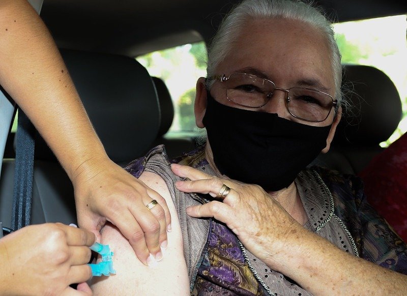 Foz do Iguaçu começa aplicar a vacina bivalente em pessoas com mais de 60 anos na segunda-feira (06)