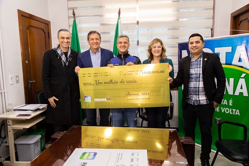 Iguaçuense recebe prêmio de R$ 1 milhão do Programa Nota Paraná
