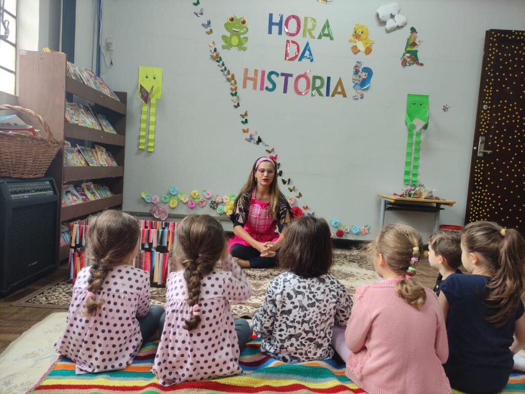 Biblioteca Municipal promove contação de histórias para crianças
