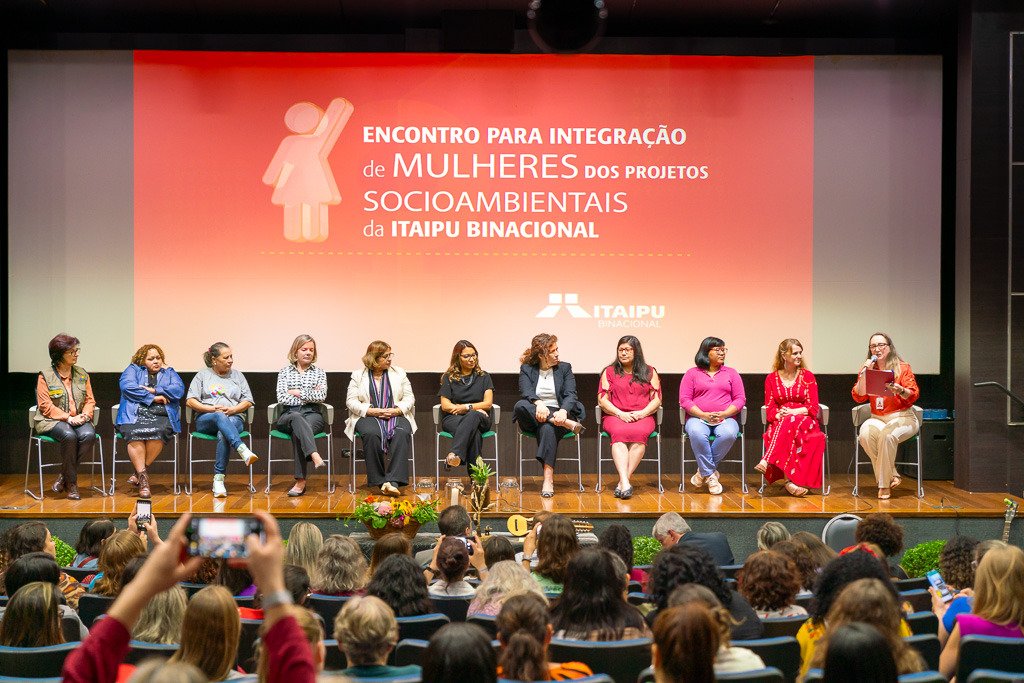 Mulheres dos Programas Socioambientais da Itaipu participam de integração com Janja e ministras
