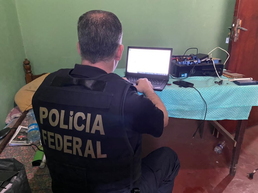 PF deflagra Operação Guiraçu de combate ao abuso sexual infantil em Foz do Iguaçu, PR.