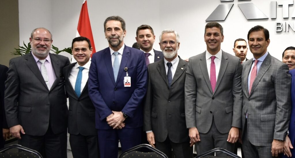Presidente Santiago Peña dá posse à nova Diretoria Paraguaia da Itaipu
