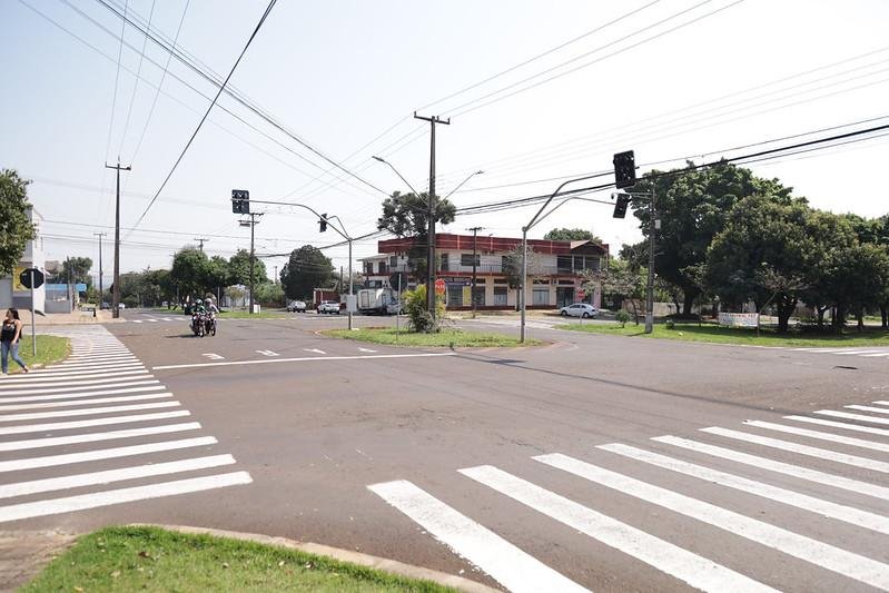 Novo semáforo da Avenida Paraná com a Avenida Florianópolis entra em operação no domingo (27)
