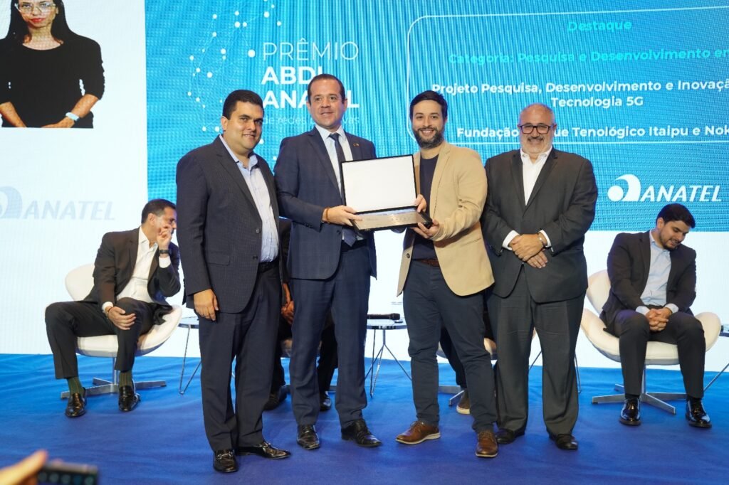 Rede privativa 5G do PTI em parceria com a Itaipu recebe prêmio da ABDI e Anatel
