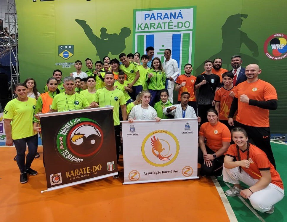 Equipe de Foz leva 26 medalhas no Campeonato Paranaense de Karatê
