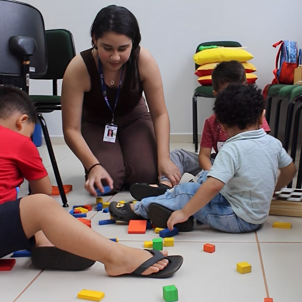 Unioeste: Campus de Foz do Iguaçu promove bem-estar de filhos de estudantes, professores e servidores através da Ciranda Infantil
