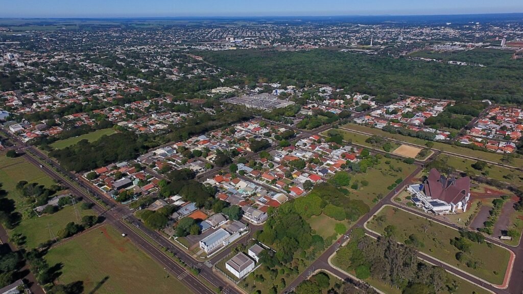 Itaipu leiloa mais 34 imóveis desocupados da Vila A nesta quarta-feira (21)