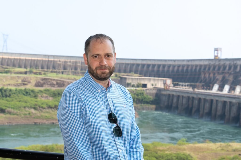 Chefe de Transições Setoriais Globais do Departamento de Segurança Energética e Emissões Líquidas Zero, da Inglaterra, Peter Dale