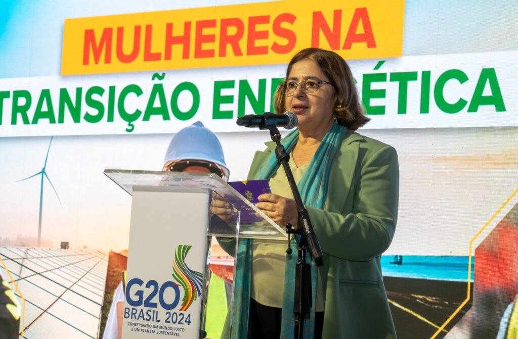 Ministra Cida Gonçalves.