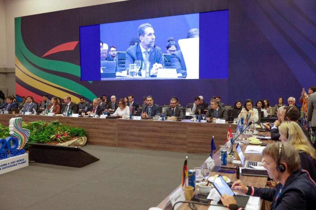 Diretor-geral de Itaipu discursa na reunião ministerial do G20