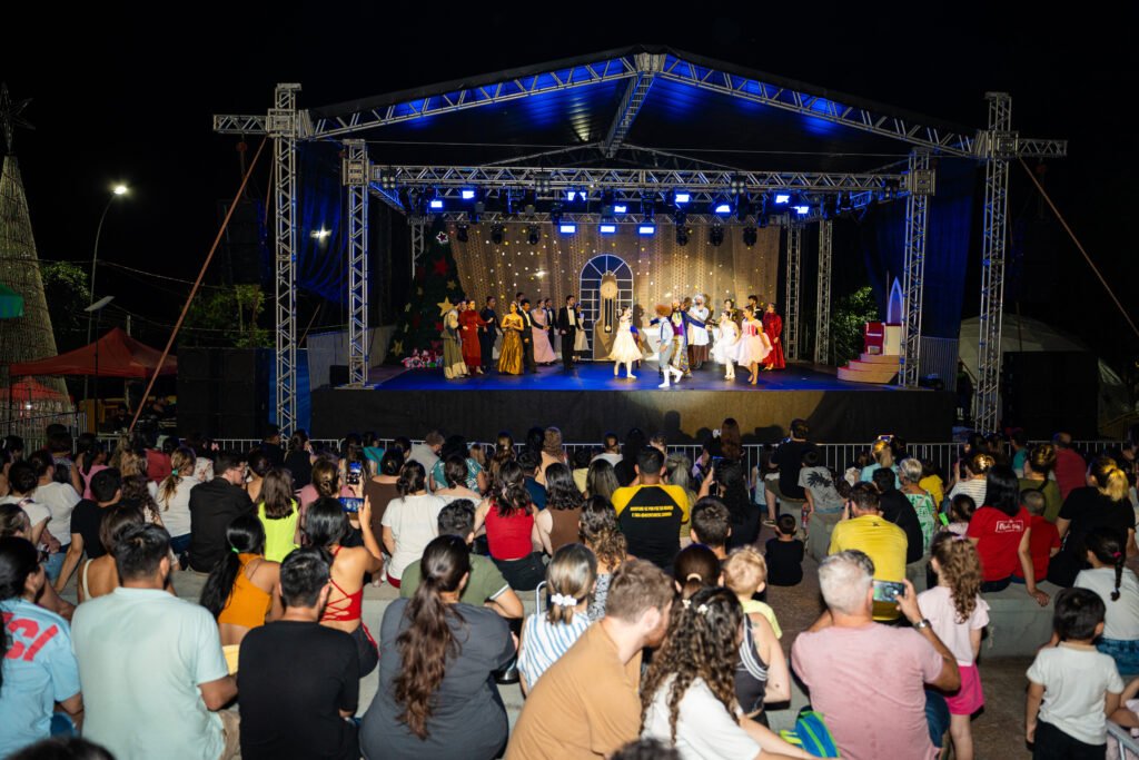 Mais de 5 mil pessoas compareceram à Abertura do Natal Águas e Luzes Foto Video UP PMFI