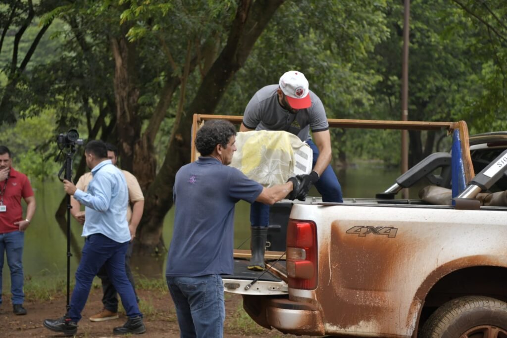 Itaipu atende famílias ribeirinhas afetadas pelas cheias em Ciudad del Este