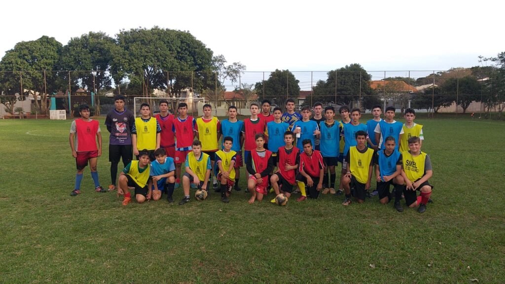 Secretaria de Esporte e Lazer de Foz do Iguaçu oferece treinamentos gratuitos de futebol e futsal
