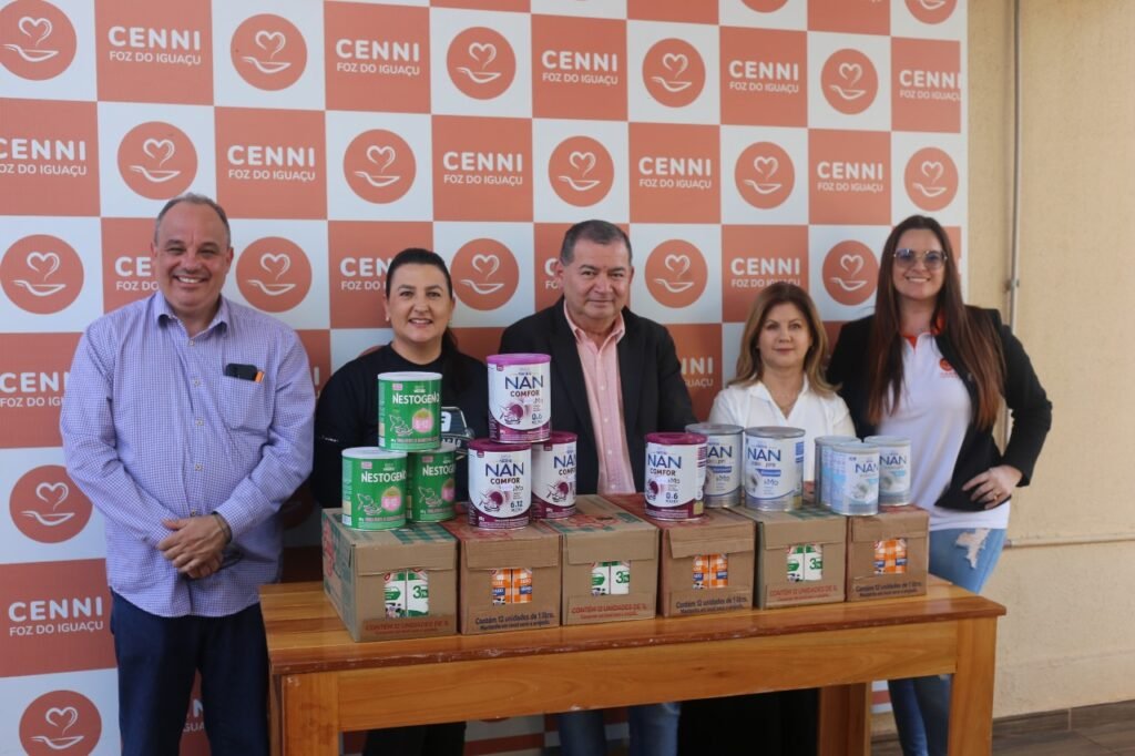 AMVA realizou a entrega simbólica dos leites adquiridos
