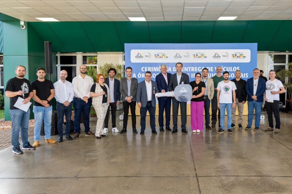 Itaipu doa cinco veículos para órgãos públicos e instituições sociais do Paraná