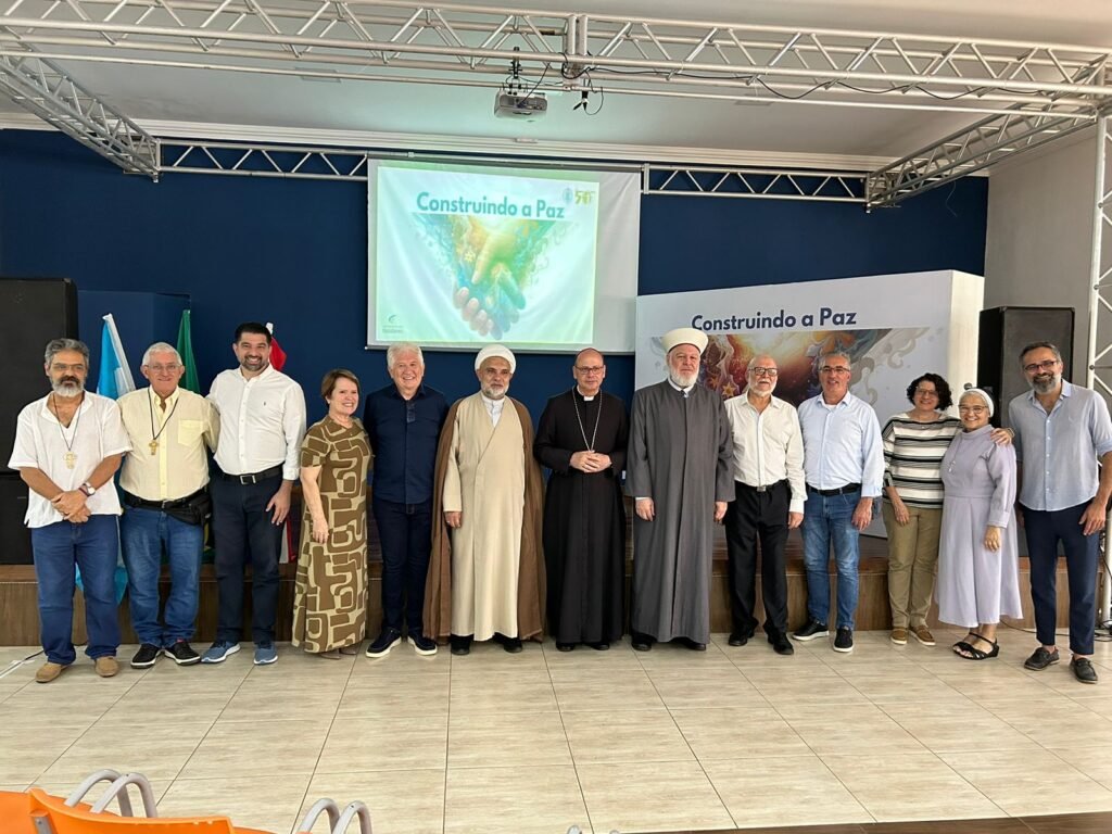 Encontro inter-religioso em Foz do Iguaçu reúne diferentes credos na construção da paz e respeito ao diverso
