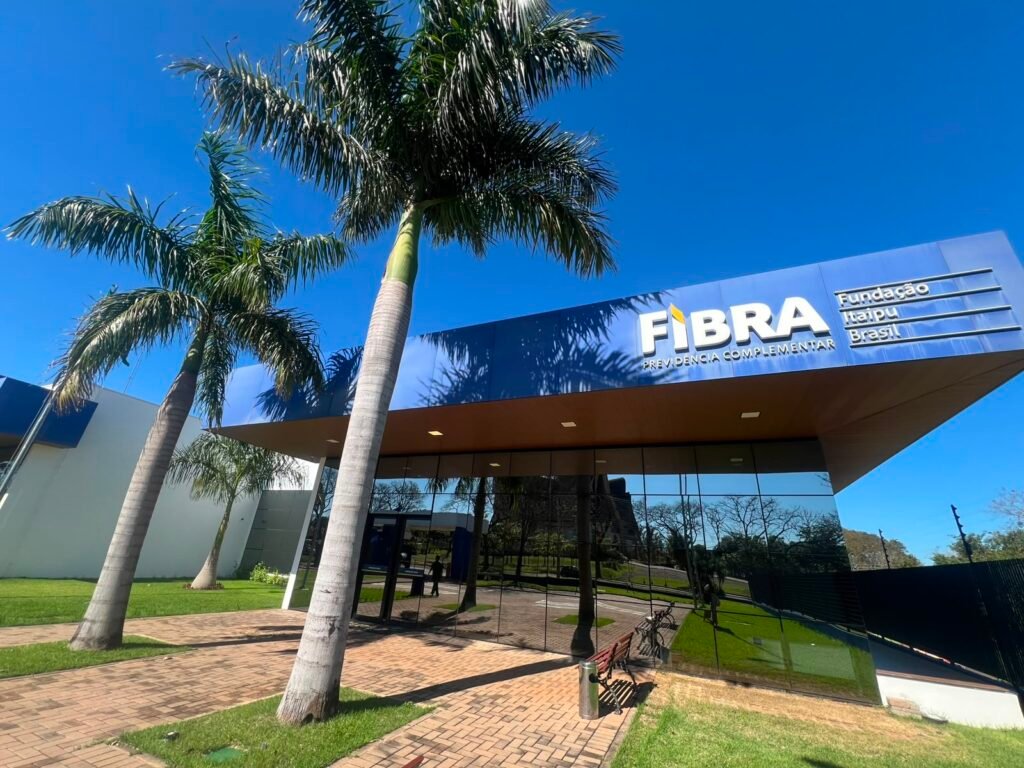 No mês dos pais, especialistas da Fibra falam sobre a importância do exemplo na gestão financeira