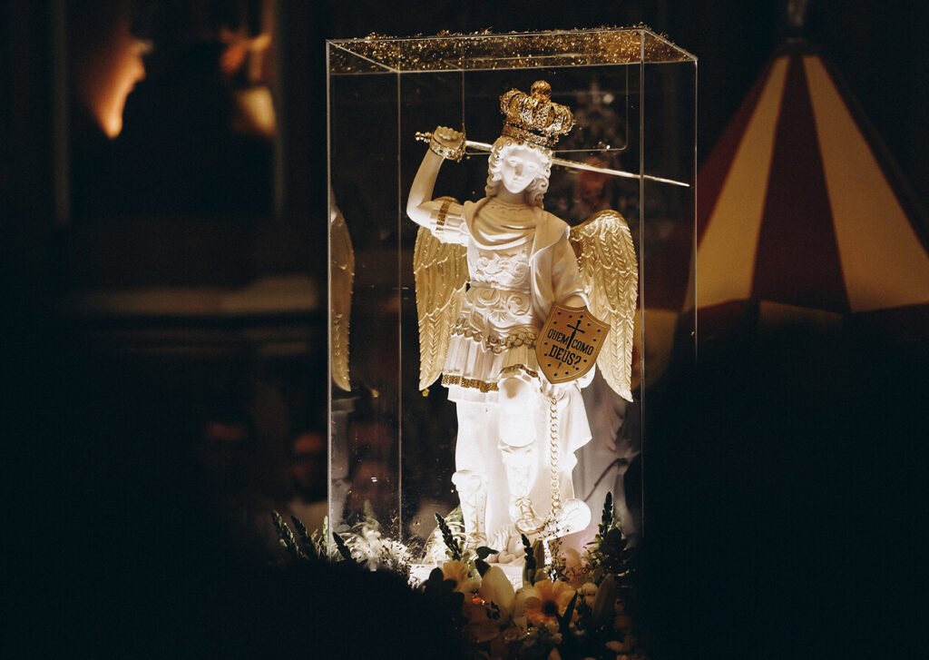 Imagem peregrina de São Miguel e Instituto Hesed