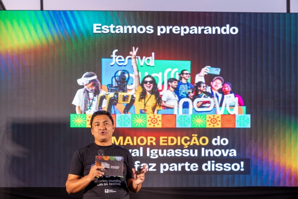 O diretor de Turismo do Itaipu Parquetec e organizador do Festival Iguassu Inova 2026 Yuri Benites apresenta as novidades deste ano Foto Kiko Sierich Itaipu Parquetec